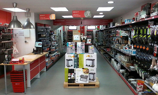 Equipamiento comercial para ferreterías para pequeñas superficies